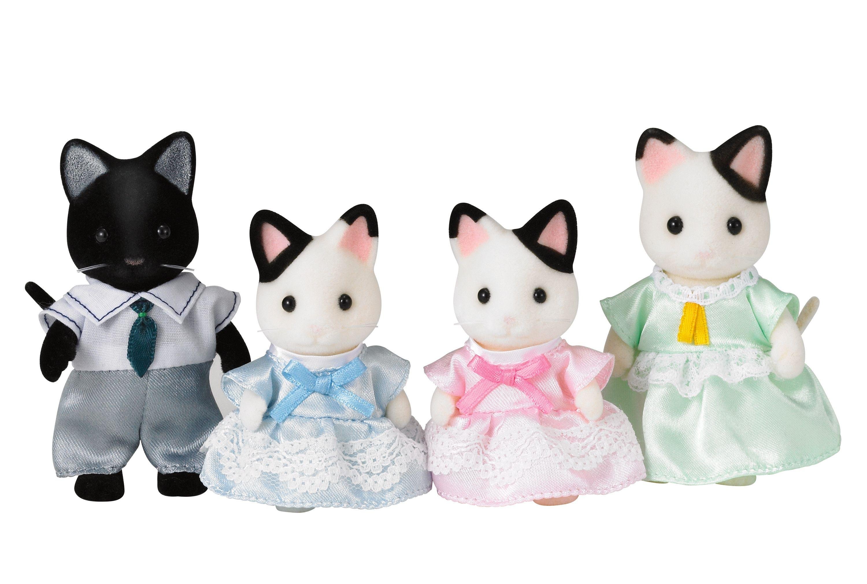 EAN 5054131051818 product image for Sylvanian Families Tuxedo Cat Family | upcitemdb.com