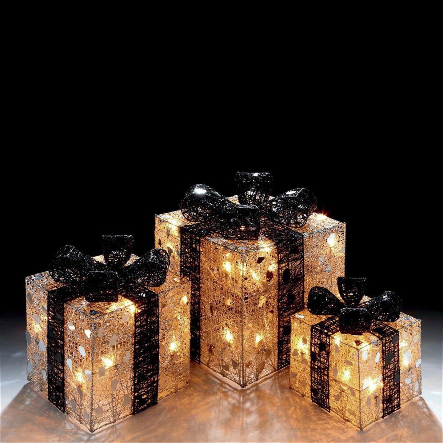 Premier Decorations - Set of 3 LED Parcels - Black & Silver